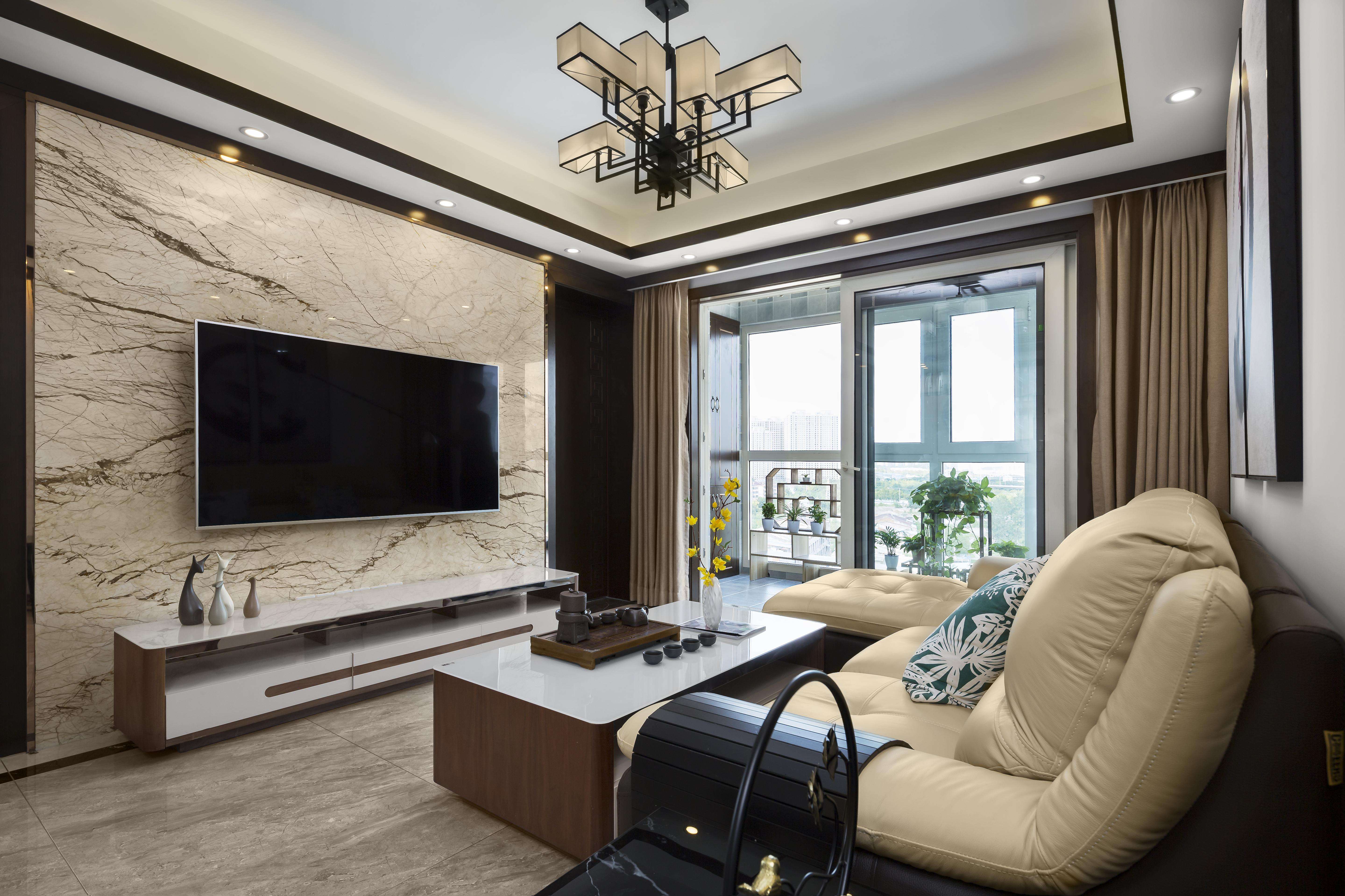 如何用大理石做出简洁大方的电视背景墙？