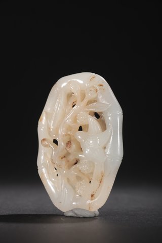 和田玉籽料|旧藏-和田玉籽料“喜上眉梢”竹节挂件