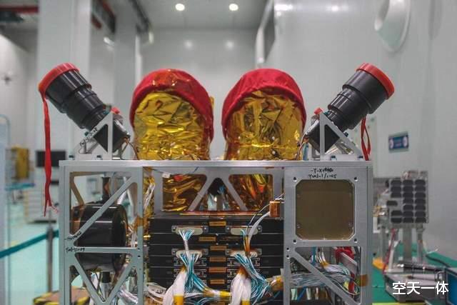 第一个登月器失联之后,日本又发射了第二个,还带了阿联酋月球车