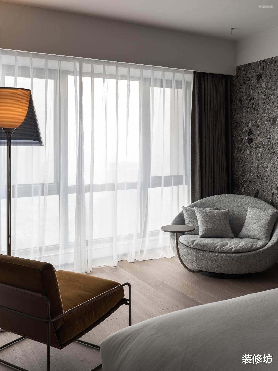 四居变开阔两居室，这样的空间改造，经典而精致