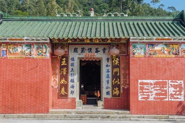 阳江|只有香港和阳江存在的寺庙，景色太美，全部都用红色打造