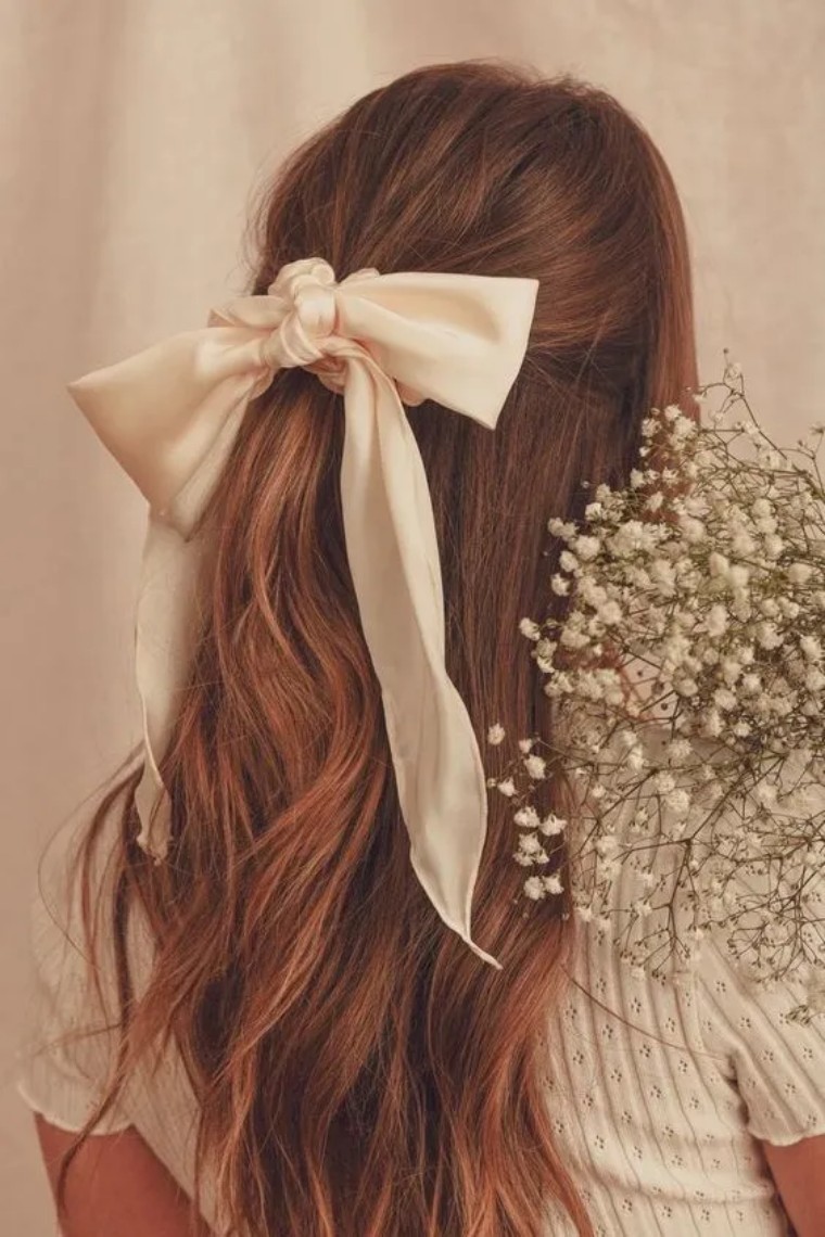 发型 头发再乱也能轻松变换气质造型，几分钟就能搞定！