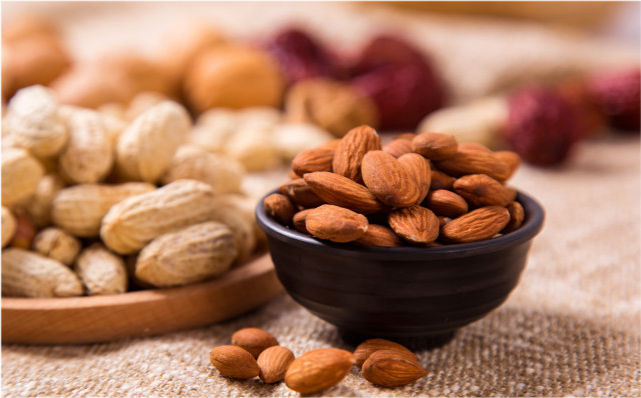 鸡蛋|医生提醒：45岁后的男性，不想“雄激素”越来越少，这5物要少吃