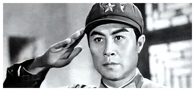 军人|醒醒吧！拜托某些人就别演中国军人了，这8位演员扮起来才像军人