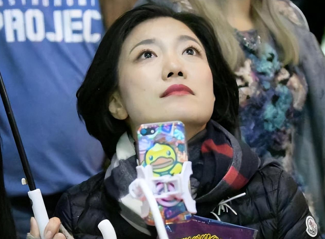 歌手龙婷:曾是《星光大道》冠军,受邀参加春晚后,为何街头卖唱 - 聚缘