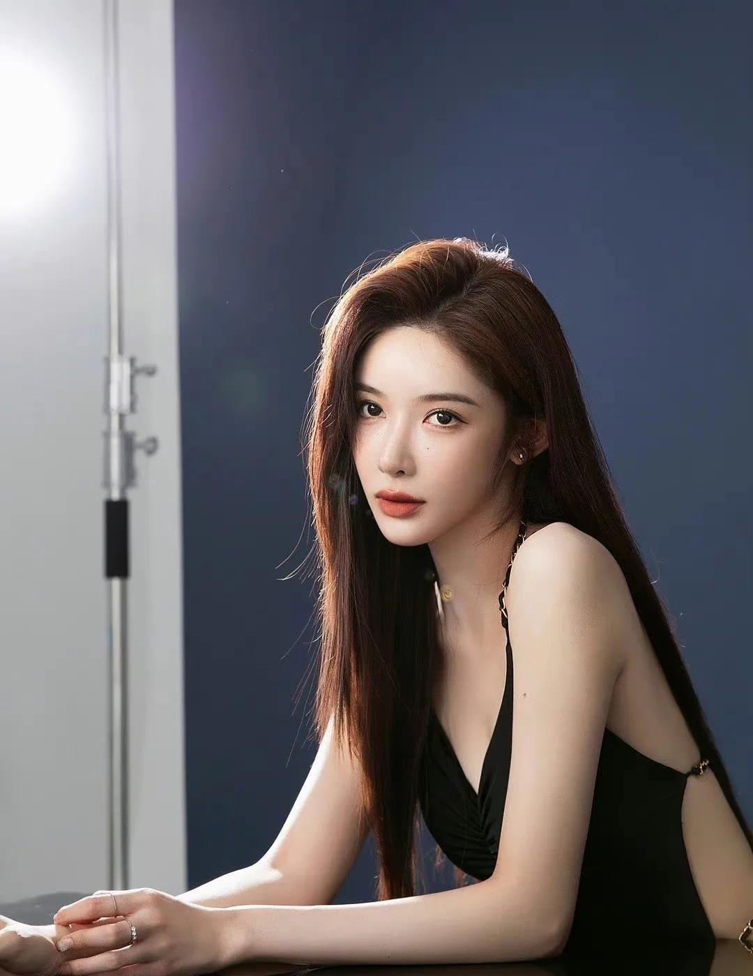 |气质女星柯乃予