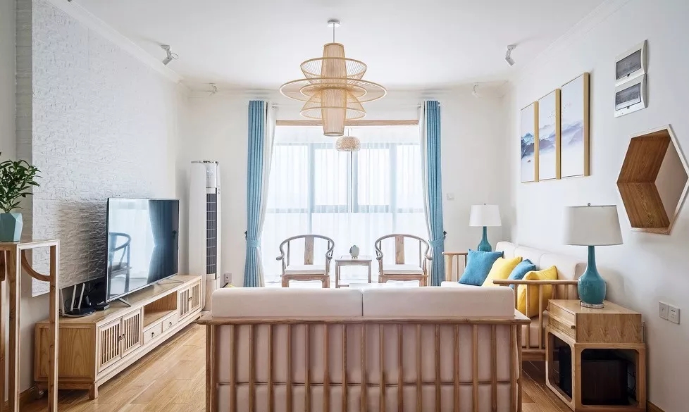 135平中式四居室,悬浮式极简的电视背景墙很时尚