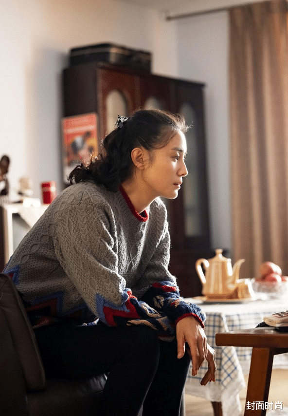 退休|宋佳两部剧两种风格,小女人温柔与大女人的霸气,都藏在穿着里