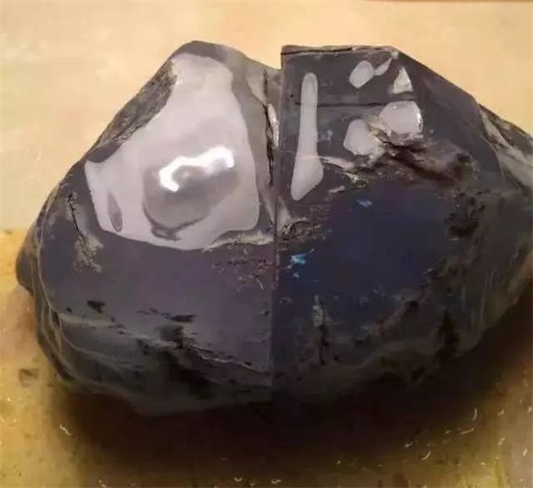 翡翠|叫价400万的神仙料，到底贵在何处？