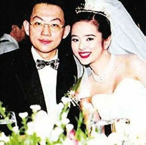 叶蕴仪|初代女神叶蕴仪:16岁惊艳亚洲,前夫一句“需要特别旺盛”,毁了她半生