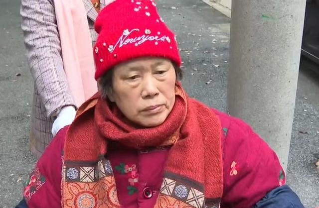 再婚25年，丈夫把房给了继子，丈夫去世后，继子又争夺3万抚恤金