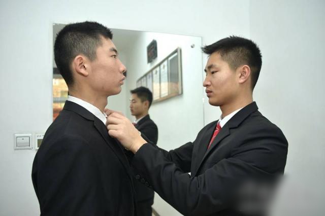 央视春晚|原来还有一支专门保卫春晚的部队，看了这么多年春晚你发现了吗