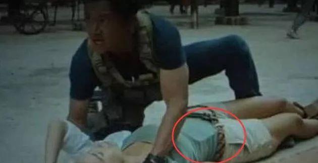 战狼2|《战狼2》哭笑不得的穿帮镜头，张张有爆点，网友：看一次笑一次