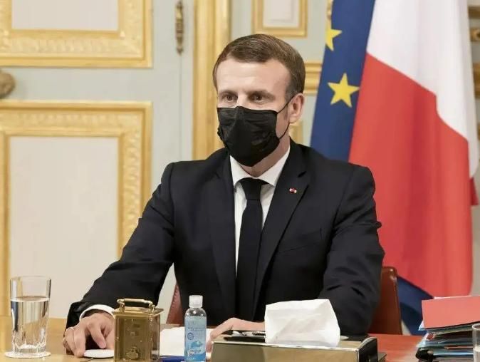 马克·扎克伯格|法国政府不满：要收钱？那给我取消了吧！