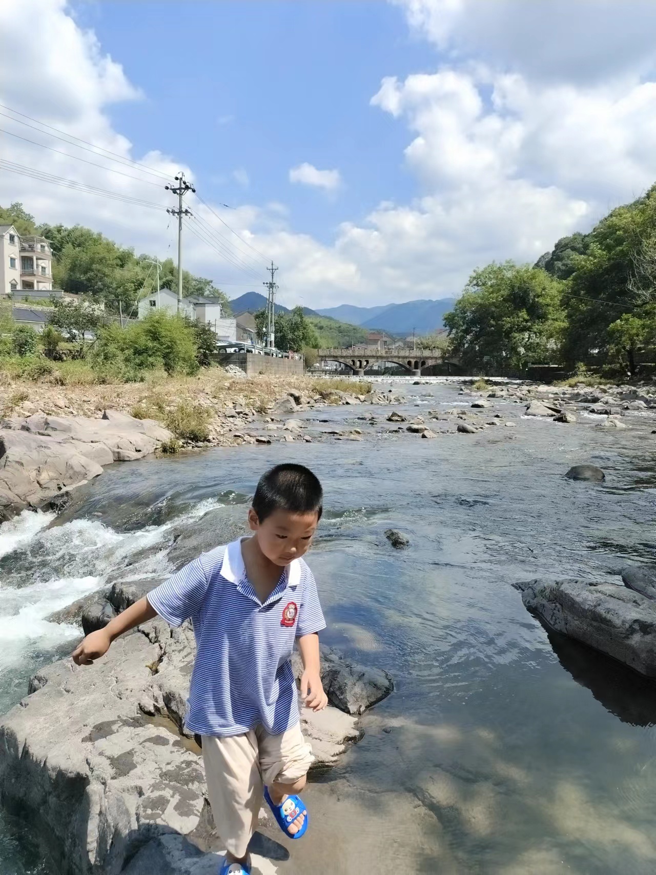 |中秋佳节溪滩戏水记