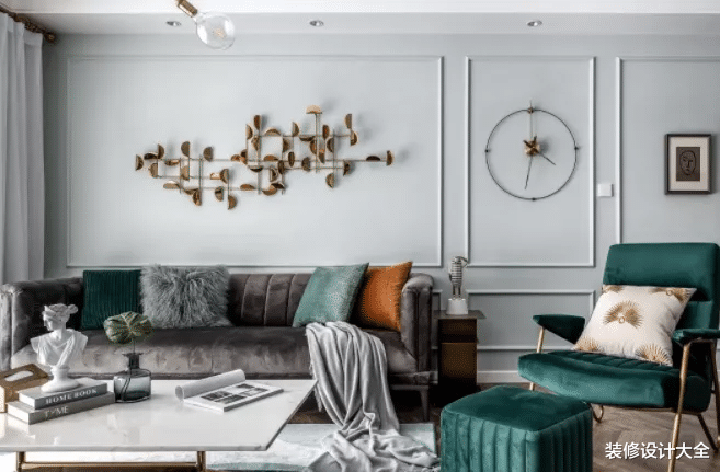 客厅沙发墙只会挂画?学学别人家,进门就是一道美丽的风景线!