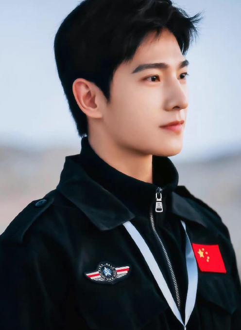 杨洋|《你是我的荣耀》再上热搜,凭借杨洋饰演的角色,网友:生日快乐