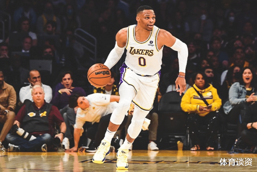米克尔森|4助攻14失误！NBA最水双巨头，威少詹姆斯遭狂嘘，28分惨败太丢脸