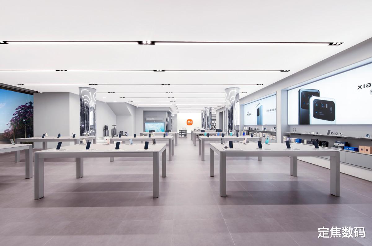 荣耀|买手机去不去实体店买?参考这三个条件,更能避免“被坑”