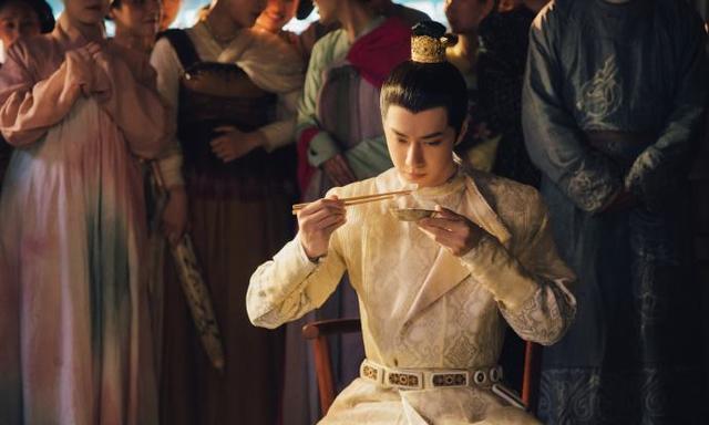 关晓彤|韩寒监制影片男主定角王一博搭档三料影后,连配角都让人期待!