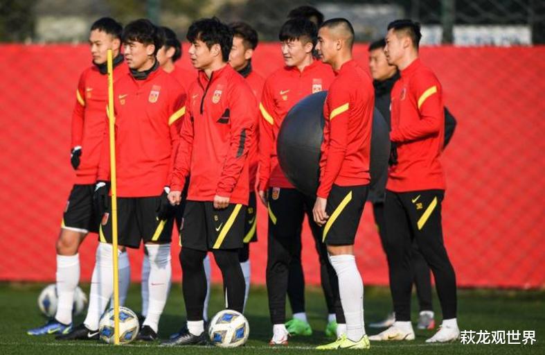 童磊|李霄鹏补招广州5虎，段学霸童磊进国足！名记：出工不出力的滚远点
