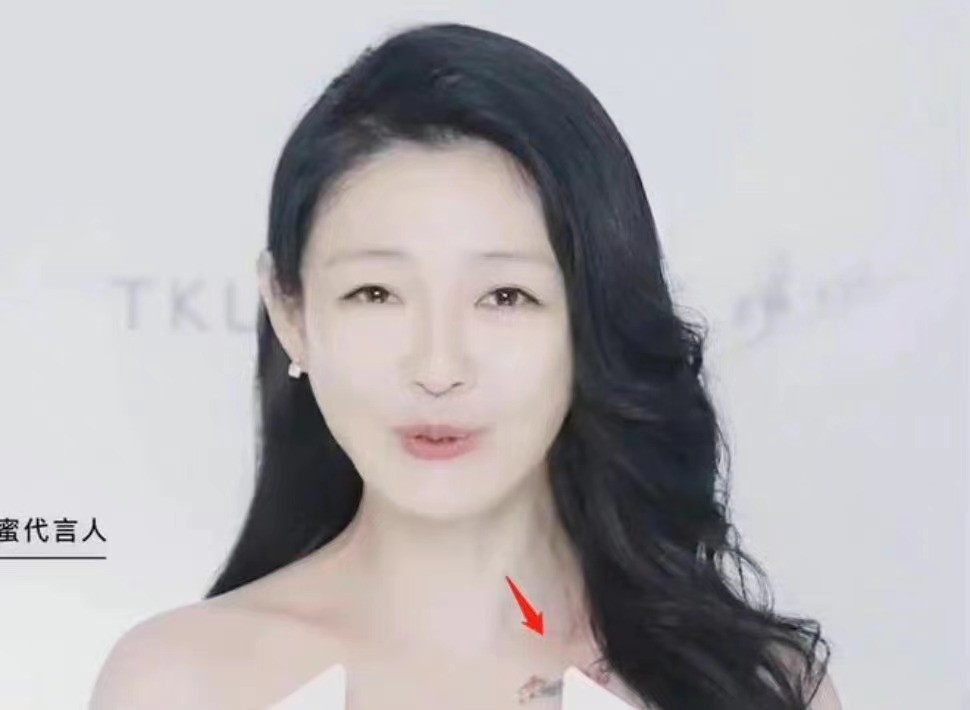 大S|大s复工大爆火!穿白色礼服生图也太美了,胸口纹老公名字秀恩爱