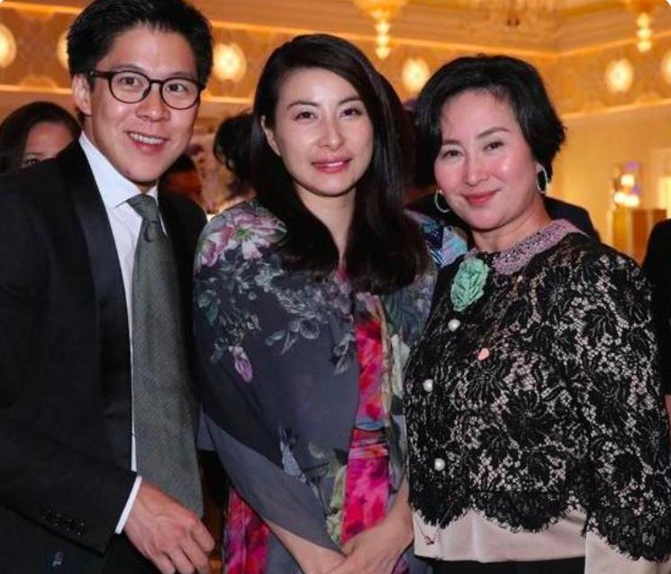 何超琼|何超琼接班人浮出水面，并非是四房何猷君，而是何超凤小女儿何锶倩