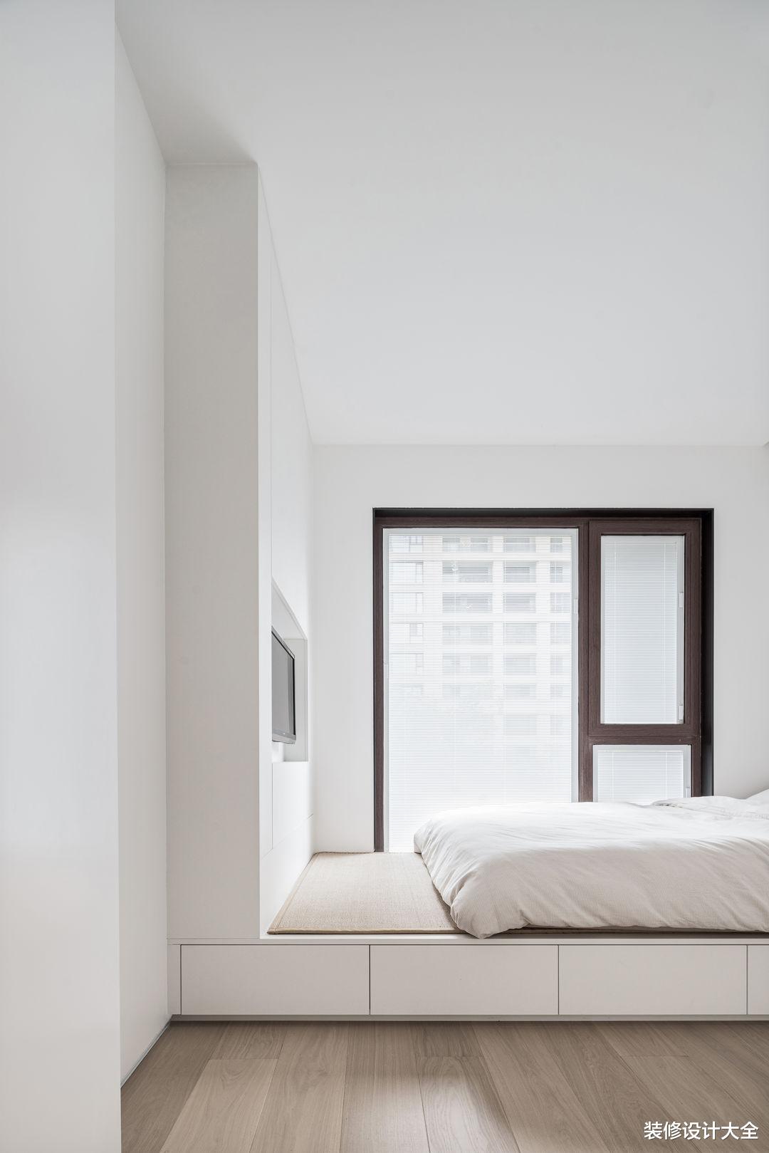 有一说一,还是极简风最耐看!看她家客餐厅,真大气!