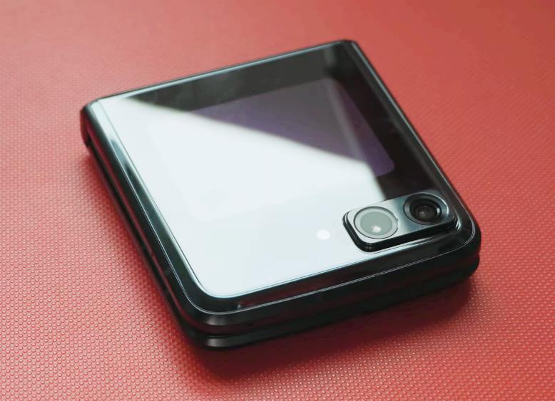 折叠屏|MotoRazr2022民间评测,折叠屏从未如此便宜,当主力机使用妥妥的