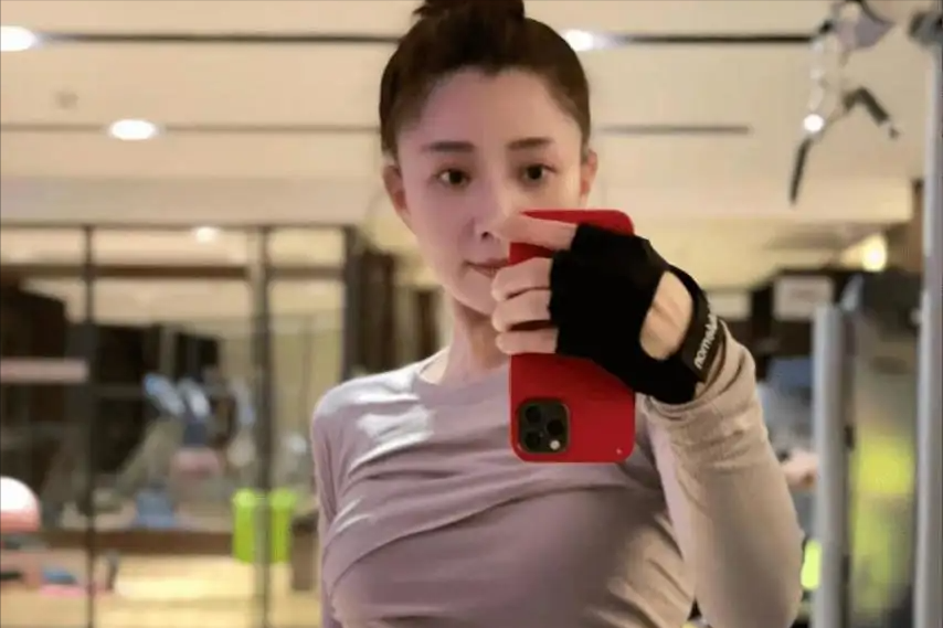 李小冉|许晴的臀，李小冉的肌肤，殷桃的眼，中年女星的性感独一无二