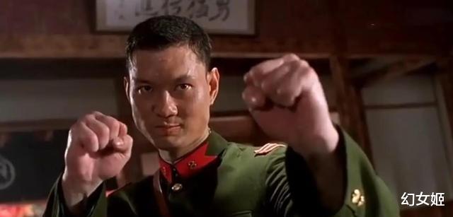 周比利|63岁周比利现身加拿大,中餐馆喝洋酒吃凉拌黄瓜,曾一脚踢飞吴京