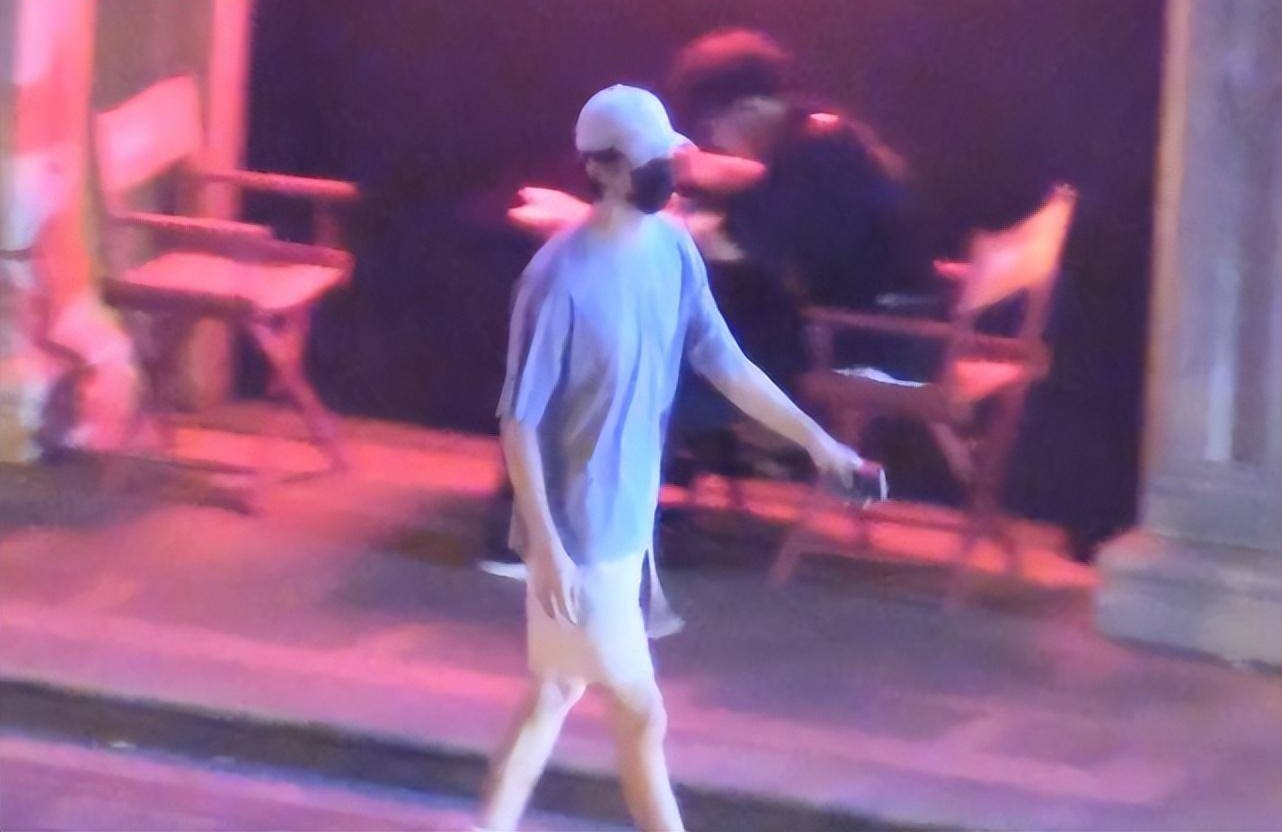 张雨绮|又换男友？张雨绮新恋情疑似被实锤，与男子穿情侣装现身，被曝已经同居