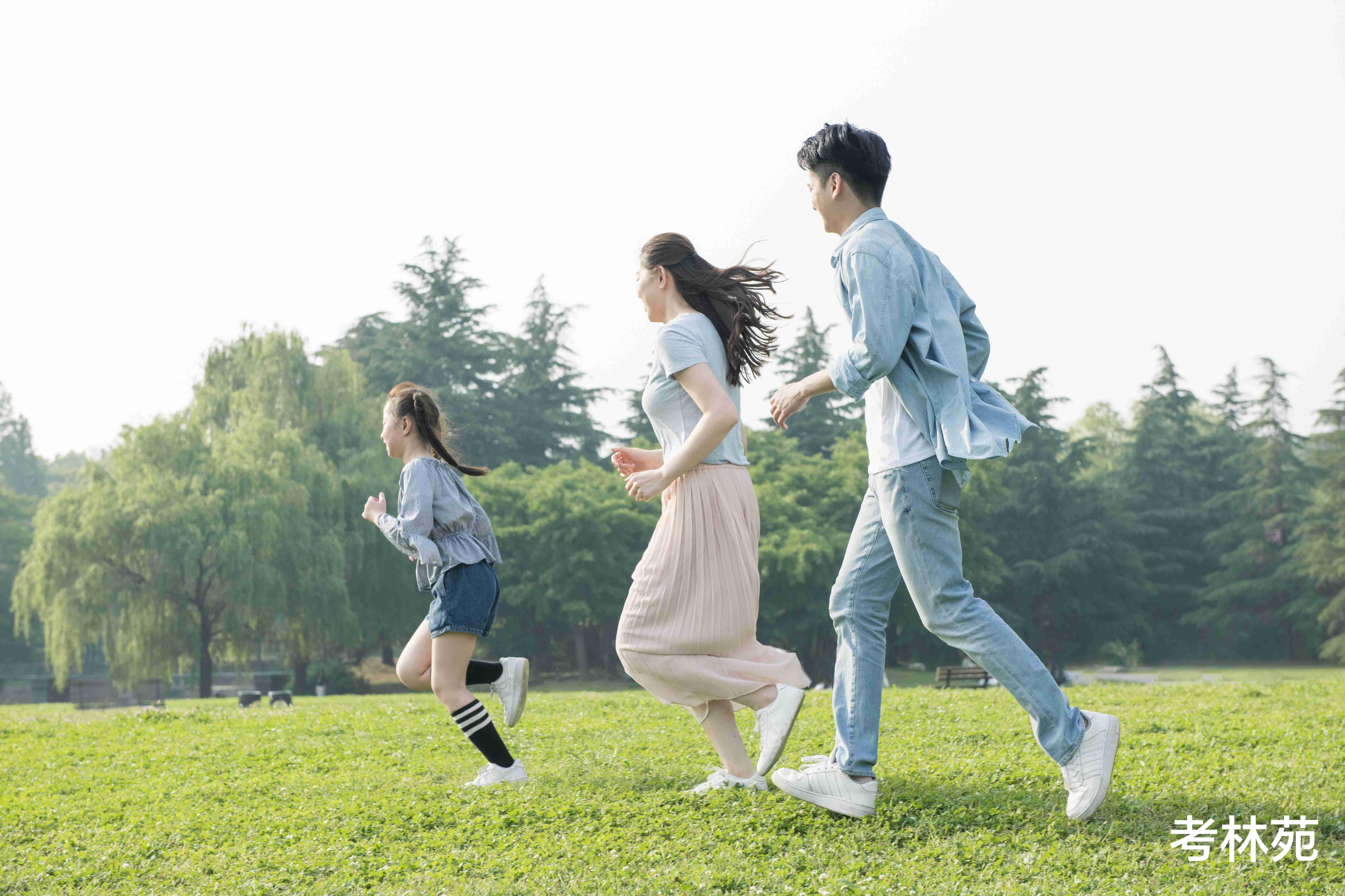 贵州:女子跟丈夫吵架,把婴儿脸朝下摔地上,被批“不配为人母”