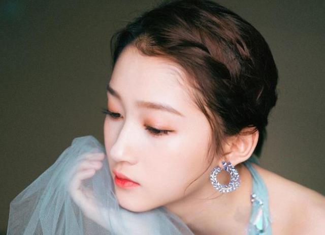 房产|娱乐圈里的星二代：有人16岁名下房产无数，有人基因强大美出天际