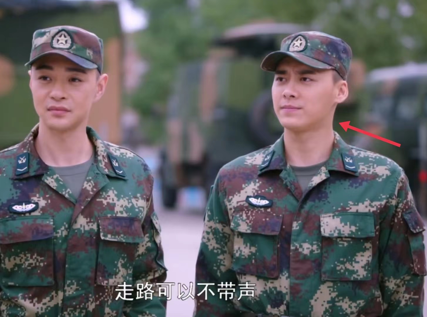 程潇|头大肩窄、小短腿、双下巴赘肉,没修图的男明星真是没眼看