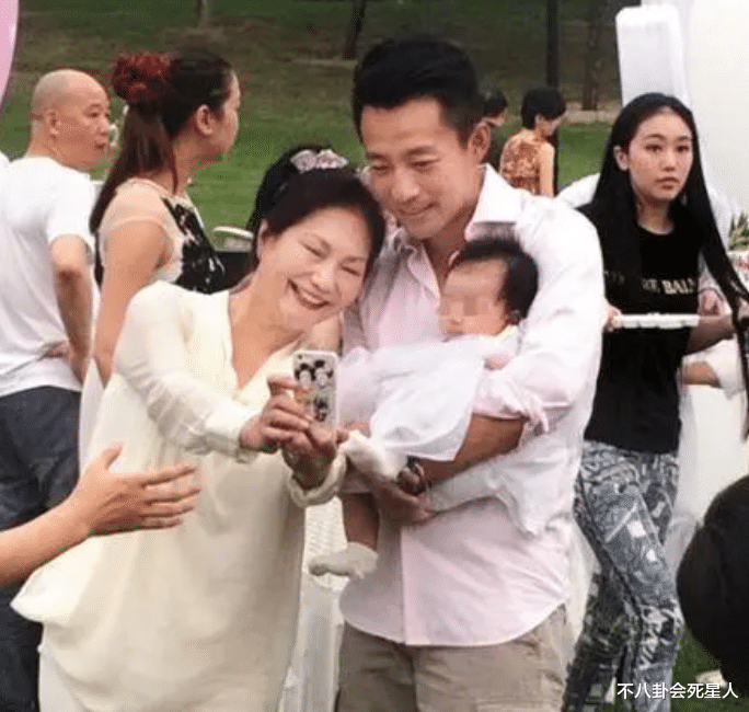 汪小菲|汪小菲火力全开,连发六条动态怼徐家,大S马上 上线微博!