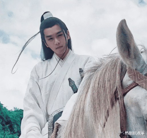 罗云熙|罗云熙新剧造型曝光,头大瘦削似假人,这6位男星都有这个毛病