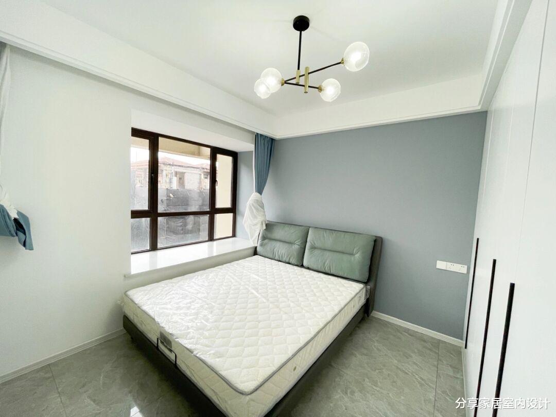 90后婚房，打扫干净准备要入住，刷网红灰，效果很漂亮啊！