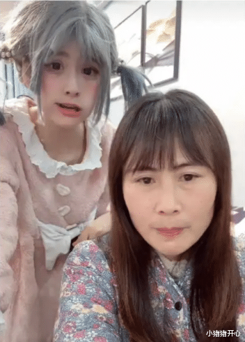 |反转？千万网红安妮回归，疑跟后妈联手演戏？一个细节暴露真相