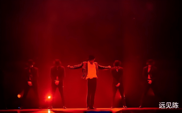 张艺兴|张艺兴距离成为迈克杰克逊那样的世界巨星,还有多远?