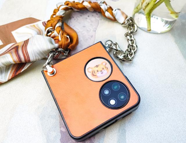 华为|港星袁咏仪成华为最佳代言人!有人台上用国产手机,台下却用苹果