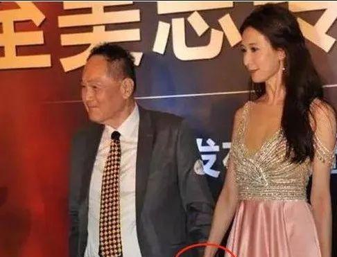 刘銮雄|5位香港百亿富豪现状，霍震霆头发花白，刘銮雄身材消瘦