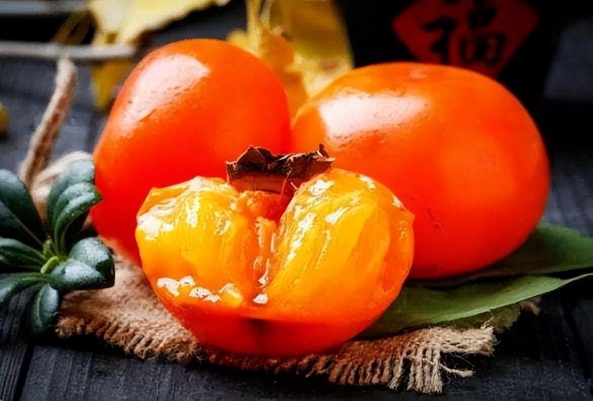 营养膳食|老话讲：“一个柿子十副药”，说的是什么意思？看医生怎么说