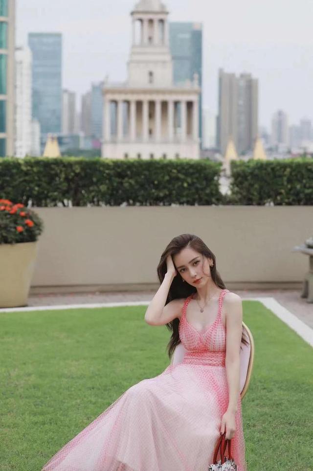 迪丽热巴|杨幂的腿、杨颖的胸、热巴的臀、倪妮的腰，85后你最喜欢哪个？