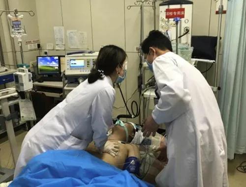 |为什么被匕首捅了,以现在的医学技术也很难救活,和古代差不多?