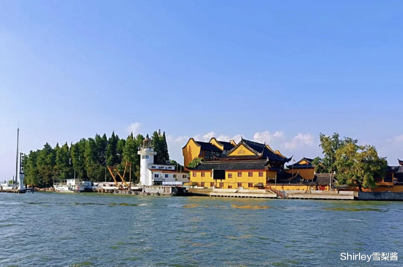 古镇|上海这座寺庙突然火了，游客们“醉翁之意不在酒”，顶着40度的高温排队打卡