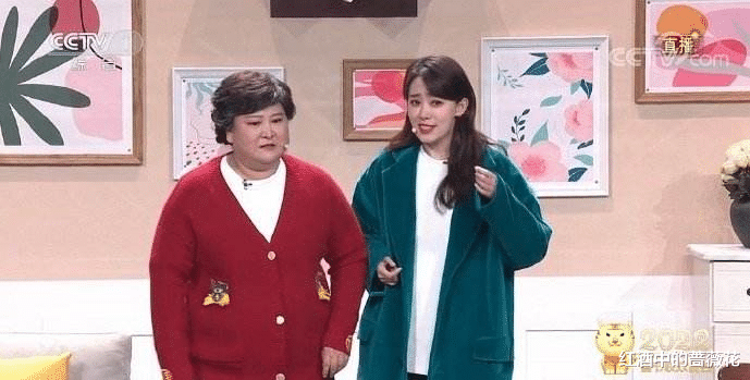 还不还|张小斐衣服成春晚流行风向标，12年前，有人也曾这样做到过