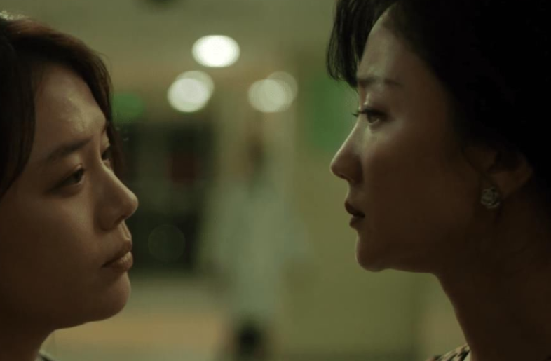 江照黎明|《江照黎明》，剧中前期的伏笔，主要是在说她有秘密她有谋划