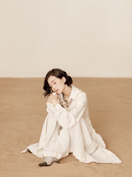 刘诗诗|原来吴奇隆才是显瘦关键！刘诗诗街拍甜美显嫩秘籍