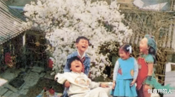 小龙人|25年前,红极一时电视剧《小龙人》为何被禁播?背后原因发人深省